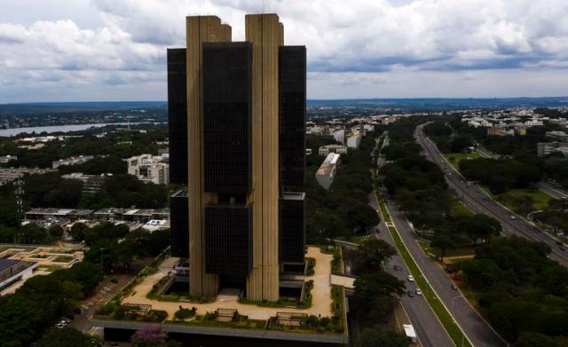 Banco Central: setor público consolidado tem superávit de R$ 10,746 bi em setembro