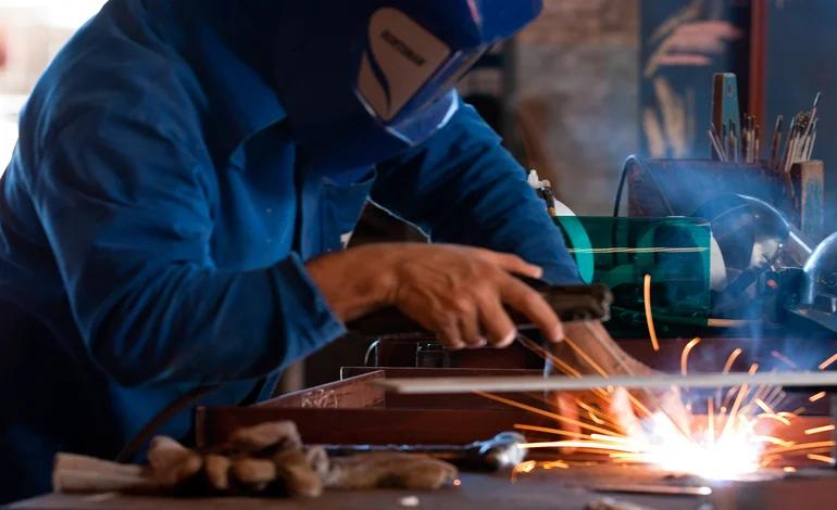 producao-industrial-tem-variacao-de-04-em-agosto