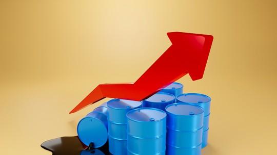 Petrobras e Ações Juniores Registram Forte Alta com Preço do Petróleo Acima dos US$ 105