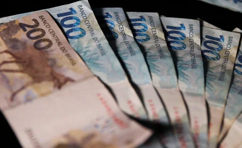 juros-medios-dos-bancos-caem-para-443-ao-ano_its-money