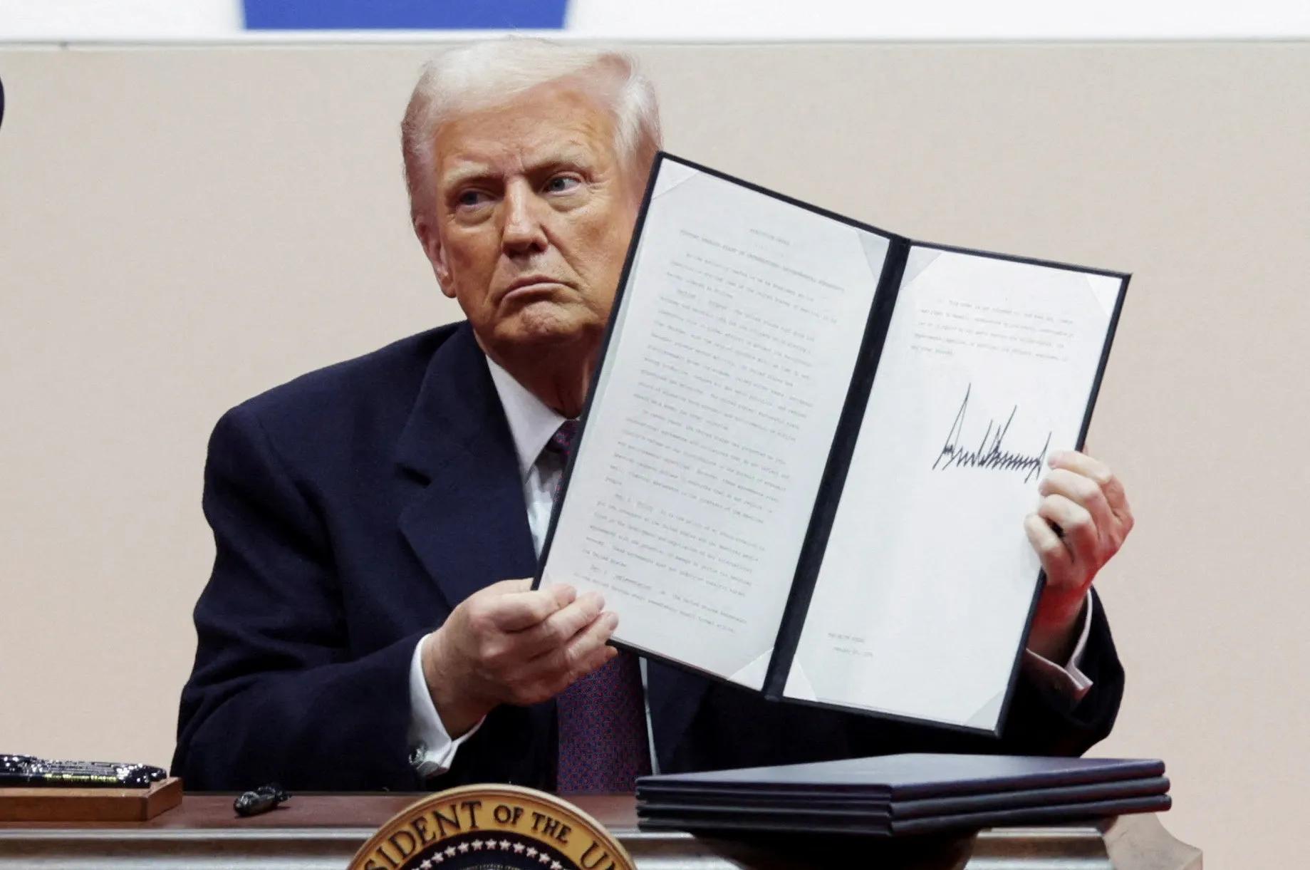 veja-as-principais-acoes-assinadas-por-trump-no-primeiro-dia-de-mandato